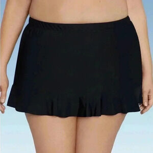 Aqua Green Swim Skirt With Ruffle in Black, Size Large.